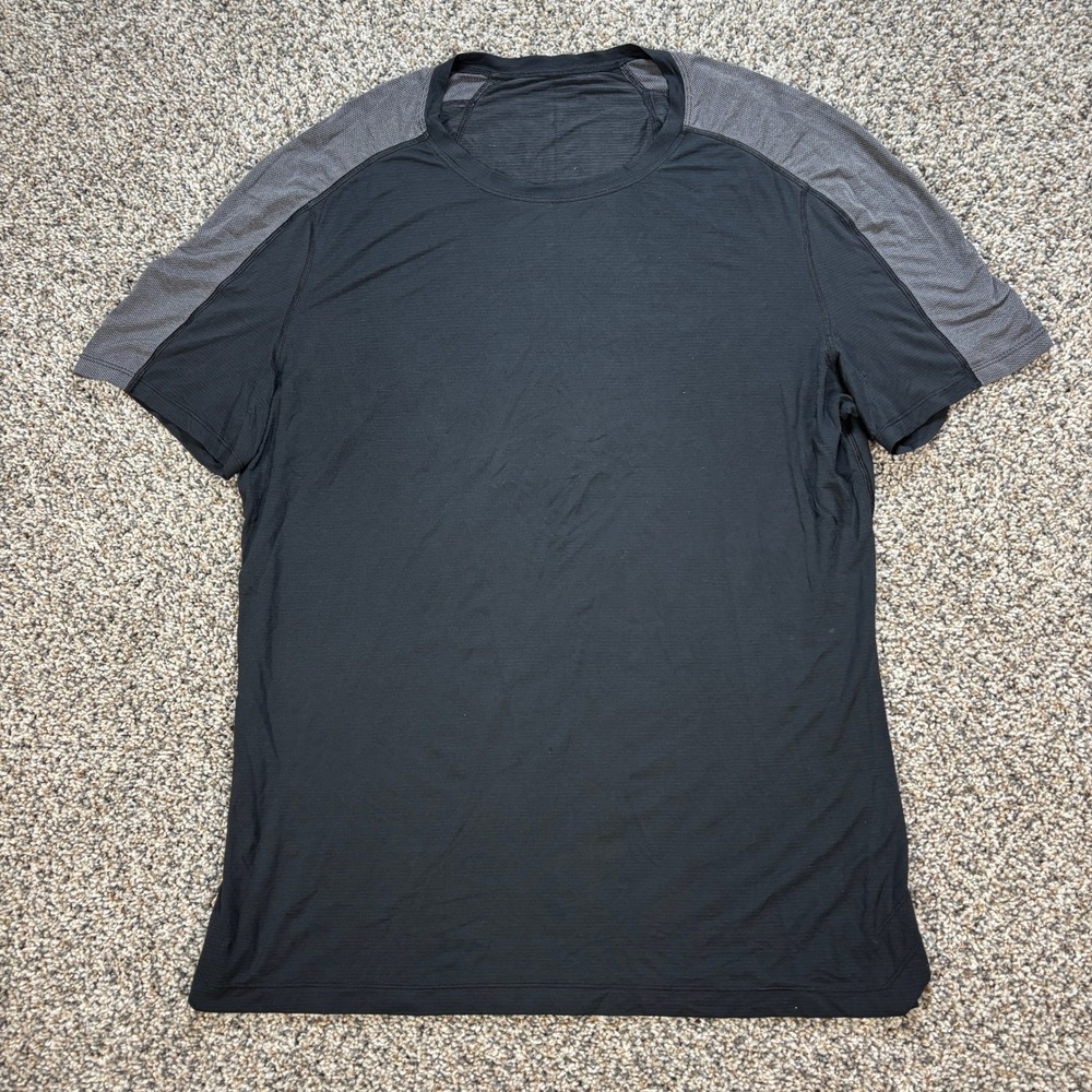 Lululemon Metal Vent Tech Mens XL T-Shirt Black Gray Mesh Panel Athletic